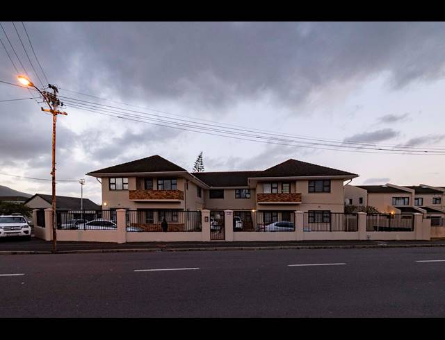 2 BEDROOM APARTMENT SOLD IN CLAREMONT